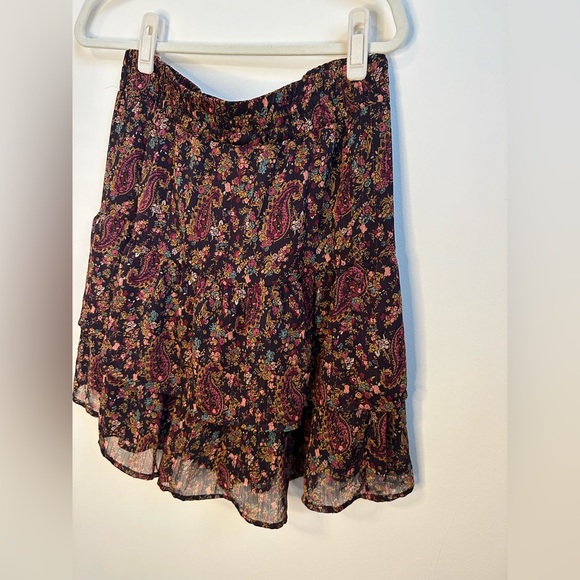 #14- Short Skirt - Picture 1 of 6